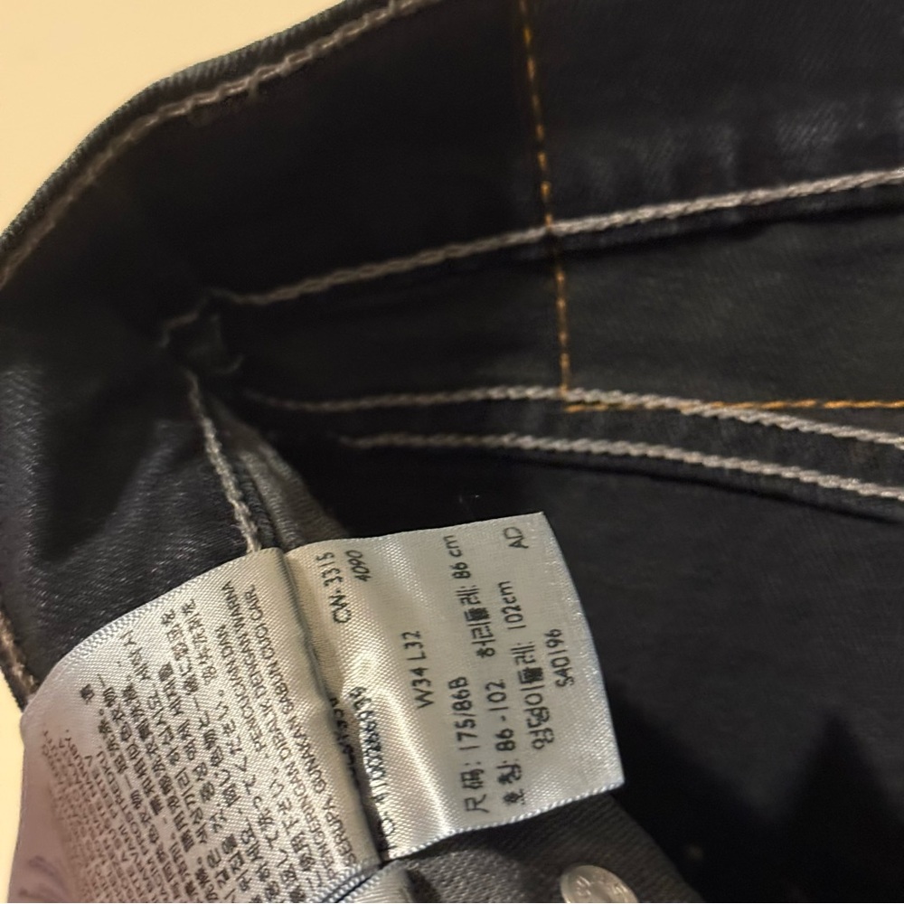 THREE levis pants - Picture 10 of 12
